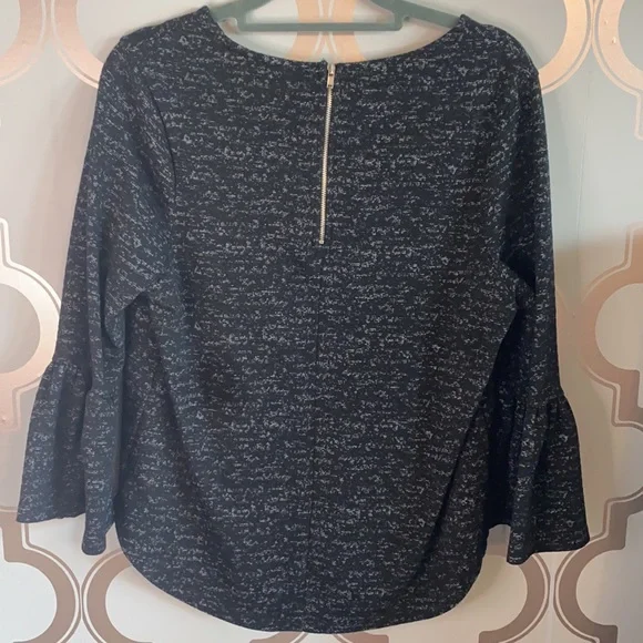 Black high low top with bell sleeves - Picture 2 of 7